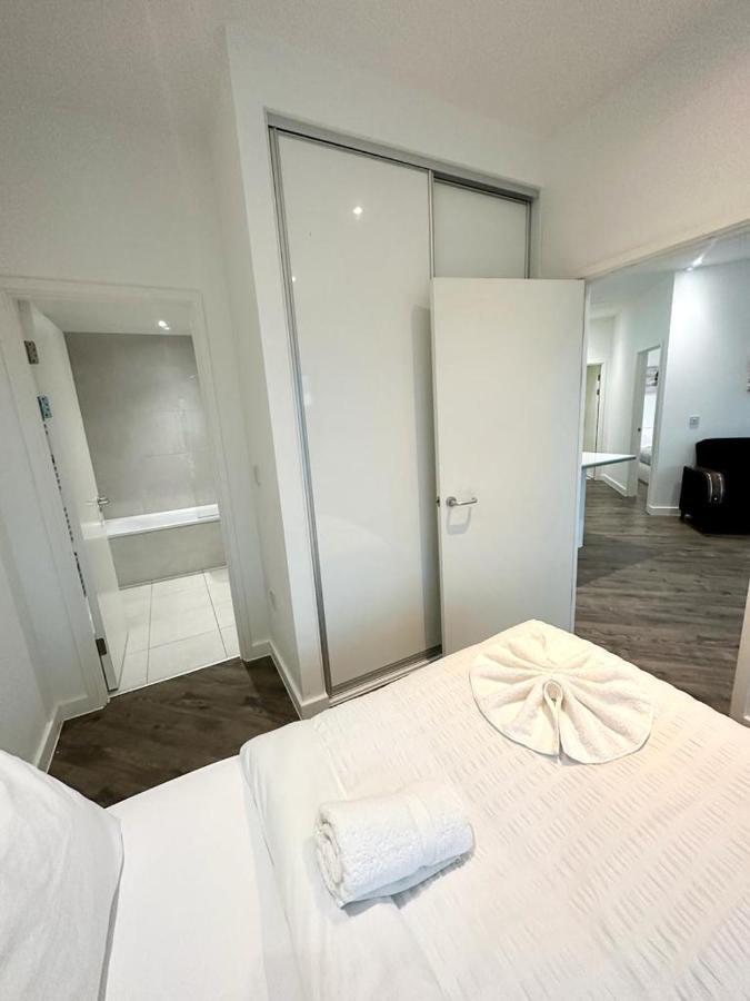 Alarabi Apartments-Two Bedrooms Apartment 크로이던 외부 사진