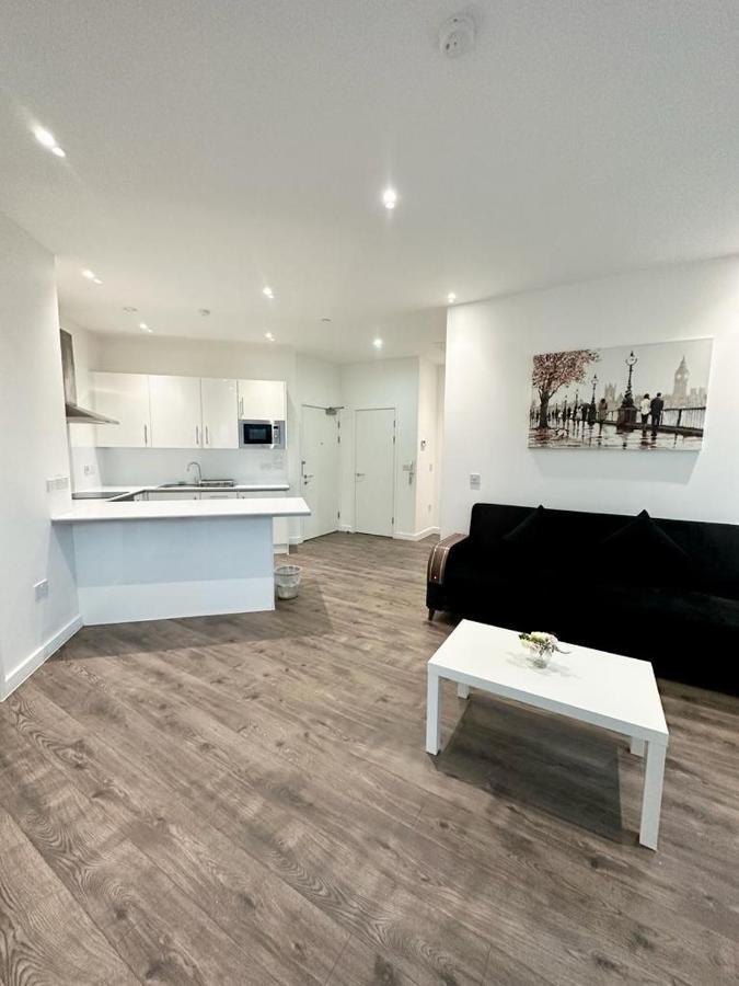 Alarabi Apartments-Two Bedrooms Apartment 크로이던 외부 사진
