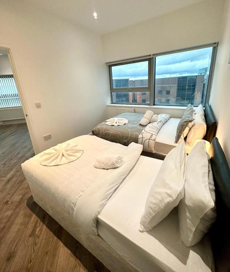 Alarabi Apartments-Two Bedrooms Apartment 크로이던 외부 사진