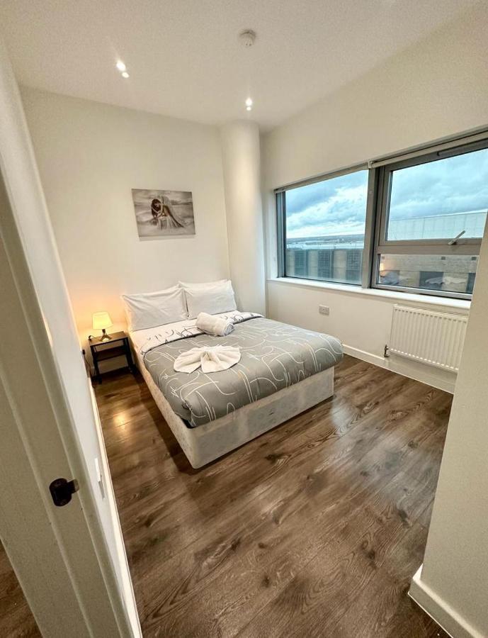 Alarabi Apartments-Two Bedrooms Apartment 크로이던 외부 사진