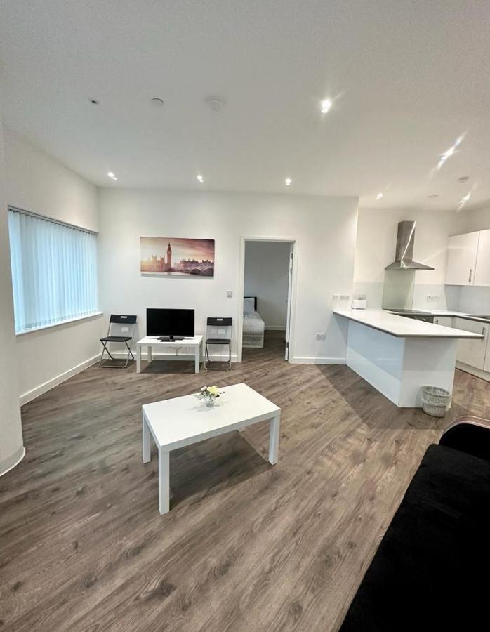 Alarabi Apartments-Two Bedrooms Apartment 크로이던 외부 사진