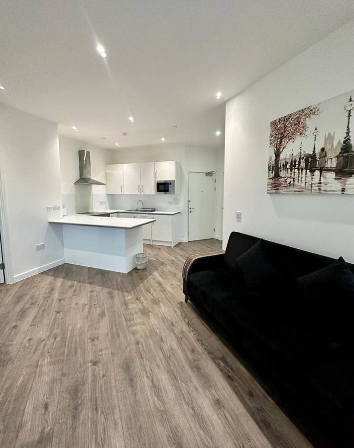 Alarabi Apartments-Two Bedrooms Apartment 크로이던 외부 사진