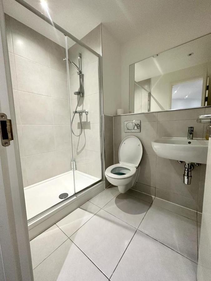 Alarabi Apartments-Two Bedrooms Apartment 크로이던 외부 사진